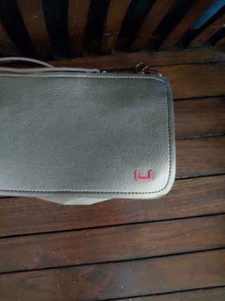 Bolso de mano con cadena