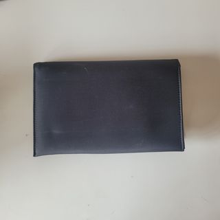 Billetero negro mujer con detalle floral