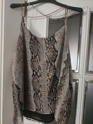 Camisa estampada serpiente