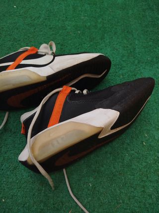 Zapatillas Nike niño negras, naranjas y blancas
