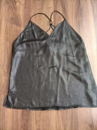 Camiseta negra con tirantes