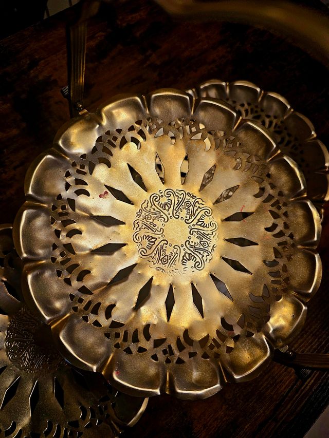 Bandeja de latón apilable de 3 niveles