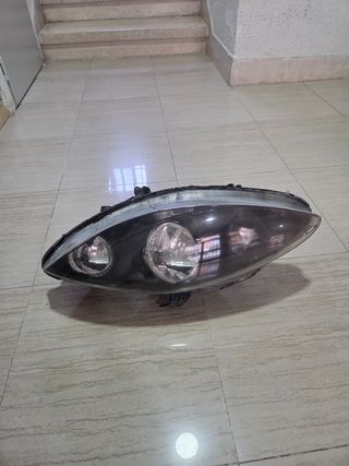 Faros delanteros del  SEAT ALTEA 2009
