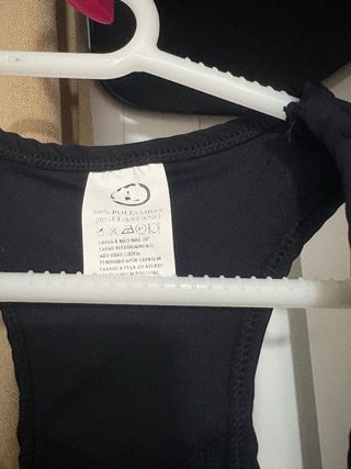 Top deportivo negro