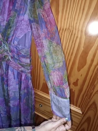 Vestido de fiesta floral morado y verde