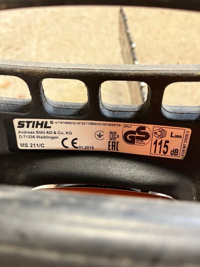 Motosierra Stihl MS 211 + 2 cadenas