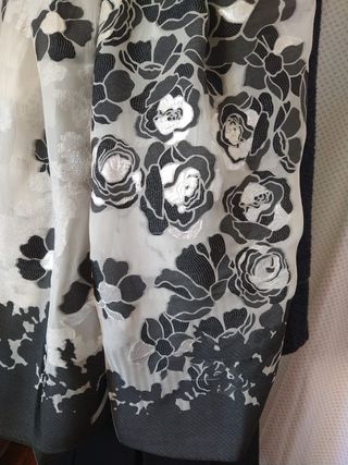 Stola Kenzo in seta floreale