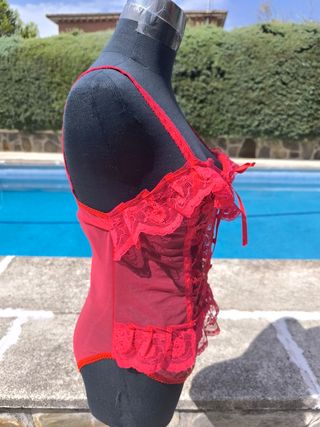 Body rojo encaje transparente talla 42