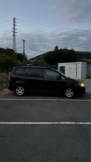 Volkswagen Touran 2011