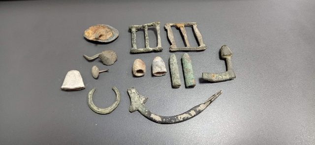 Lote Arqueología: Pasadores, Hebillas y Más