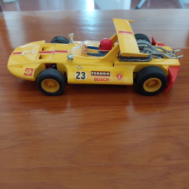 Coche Scalextric Amarillo