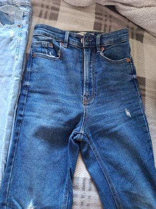 Pantalones vaqueros Stradivarius talla 32