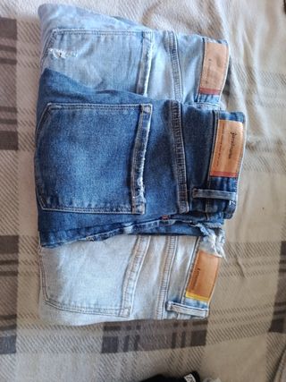 Pantalones vaqueros Stradivarius talla 32