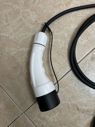 Cargador portátil marca AFYEEV 3,6kW 3Metros