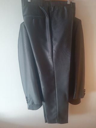 Traje Angelo Farelo Talla 50 Pantalón 43 Gris
