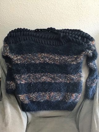 Jersey de lana azul y multicolor