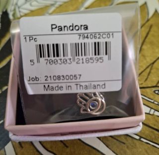Charm en plata de ley Mano de Fátima pandora