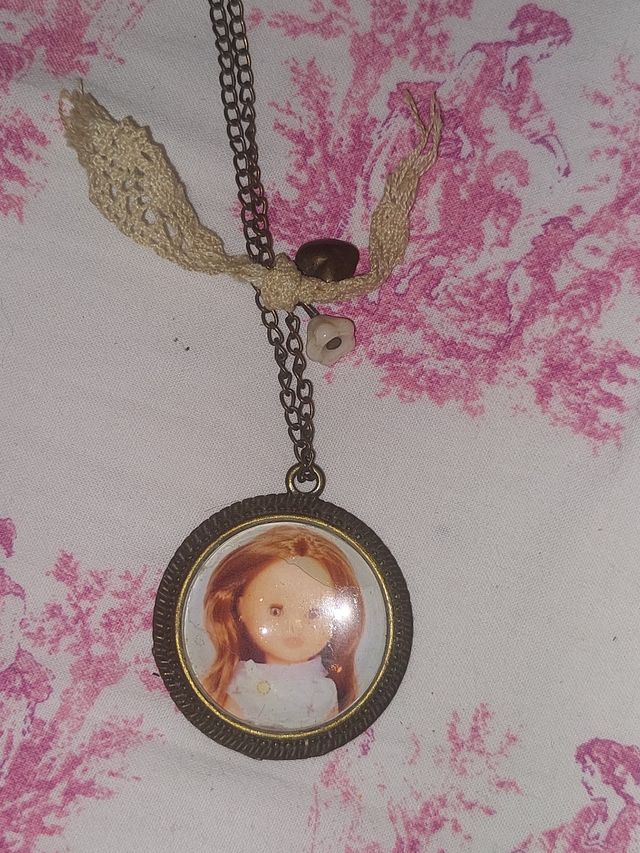 3 collares con colgantes