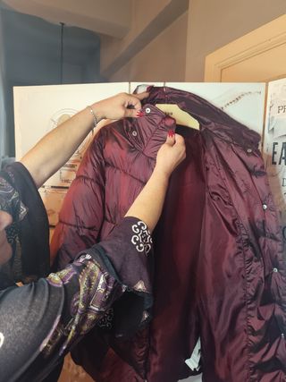 Cazadora granate acolchada