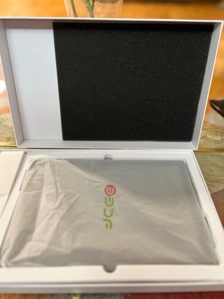 Tablet con logo BDF
