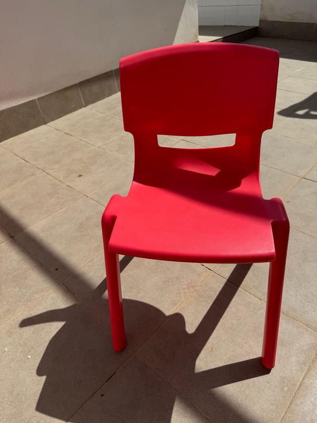 10 Sillas infantiles rojas