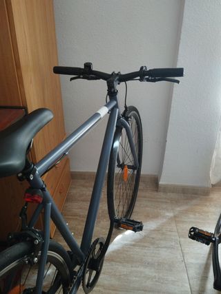Bicicleta urbana azul
