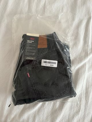 Vaqueros Levi's 80 Mom Fit
