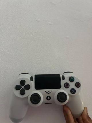PS4 Pro + 5 Juegos + Mando