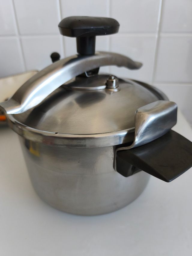 Olla a presión Magefesa ÚLTIMO PRECIO