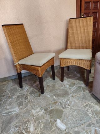 Sillas de comedor de mimbre y madera