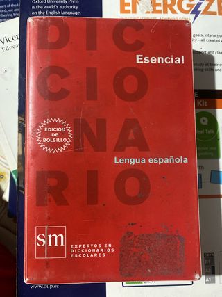 Diccionario esencial de la lengua española. Pri...