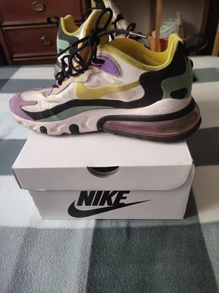 Zapatillas Nike Air React Beige y Morado