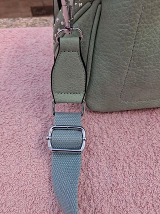 Bolso de hombro . Nuevo con etiquetas 