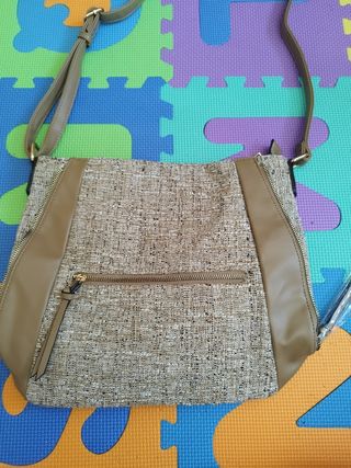 Bolso de hombro de tela y piel