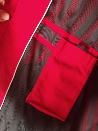 Cortavientos chico rojo