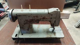Máquina de coser Wertheim sin mueble,
