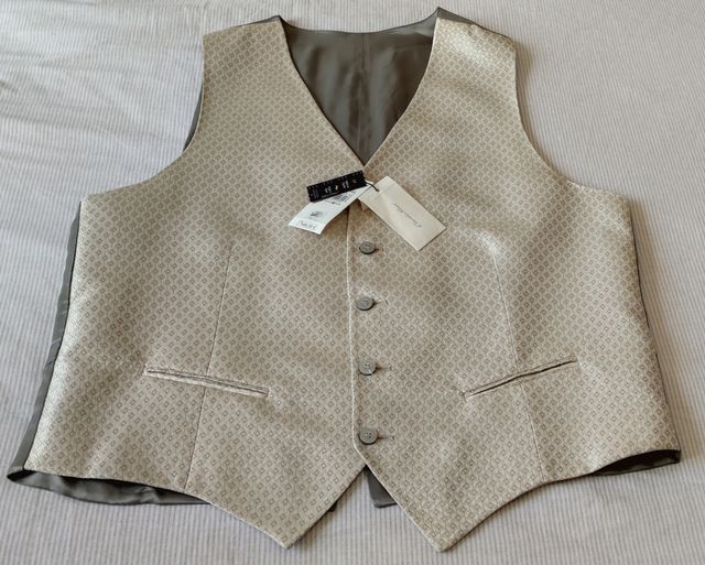 Nuovo elegante gilet da cerimonia, con etichette, in offerta