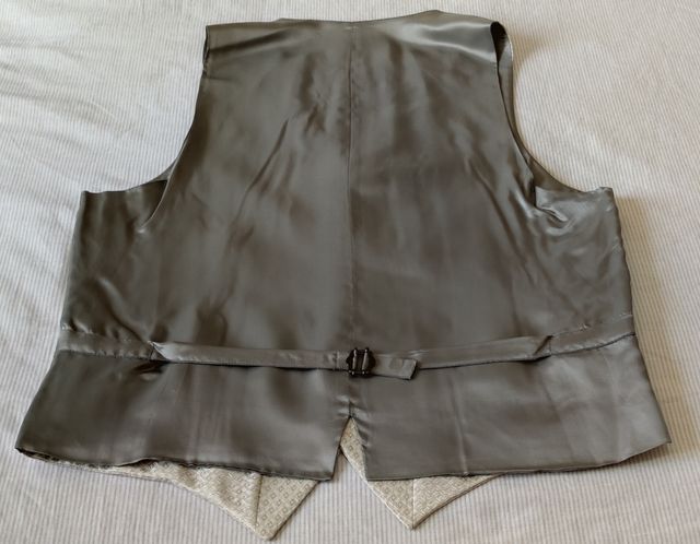 Nuovo elegante gilet da cerimonia, con etichette, in offerta