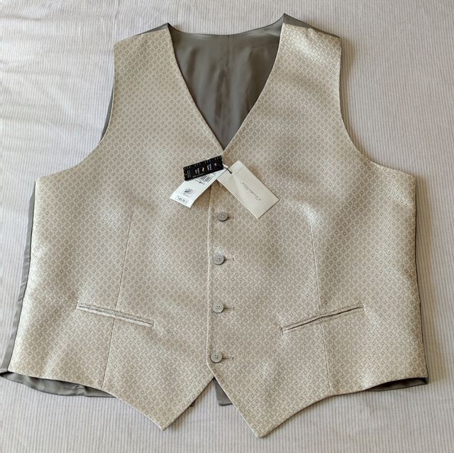 Nuovo elegante gilet da cerimonia, con etichette, in offerta