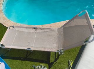2 Tumbonas Beige y Plata plegables