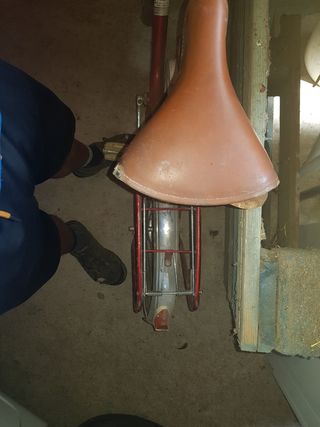 Bicicleta Antigua Roja y Blanca