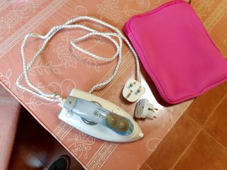 Plancha de Ropa Vapor Viaje + Adaptador
