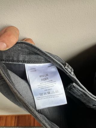 Pantalones vaqueros Lee grises talla 32