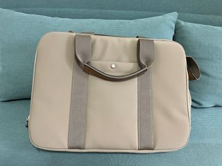 Maletín para portátil beige y gris, SIN USO ALGUNO