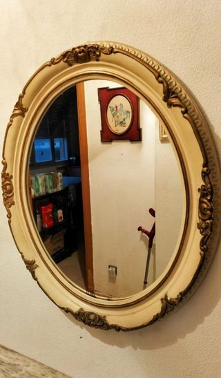 Mueble recibidor clásico con encimera de mármol
