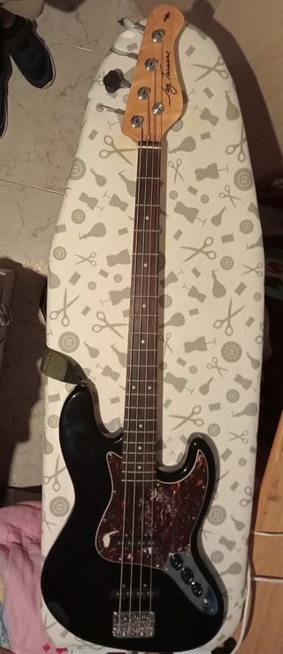 Bajo Eléctrico Jay Turser JTB-402 Black