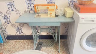 Máquina de coser Alfa antigua