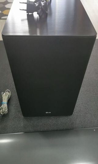Barra de Sonido LG SK9Y + Altavoces Traseros SPK8
