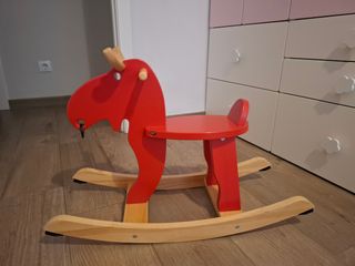 Balancín Reno Rojo IKEA