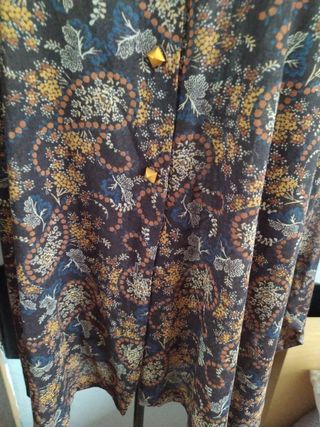 Blusa de poliéster estampada